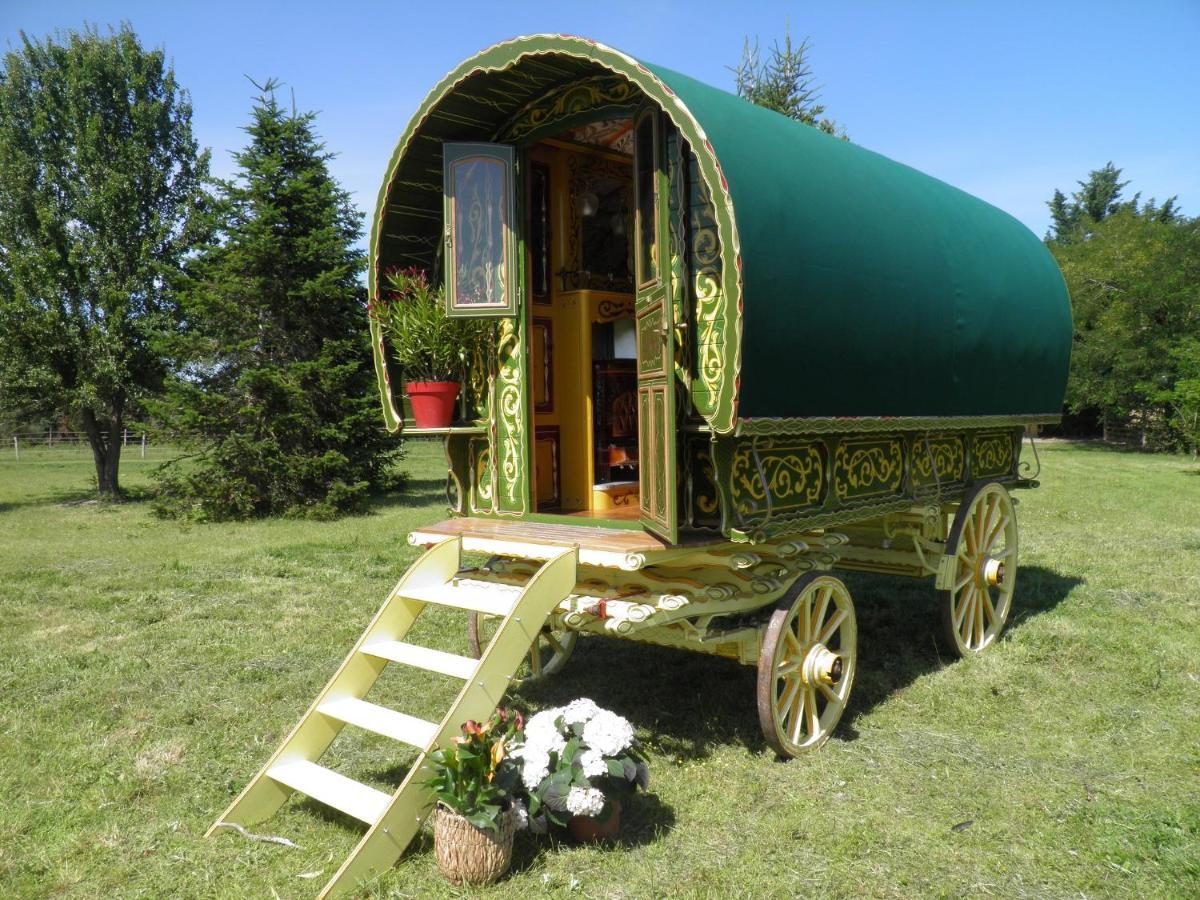Les Irlandaises Du Petit Marsin Hotell Génillé Exteriör bild